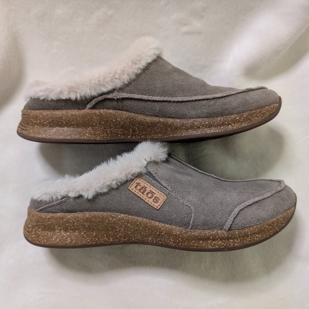 TAOS FUTURE DK GRAY KHAKI SUEDE MULE CLOG - WMNS SZ 6 - LIKE NEW